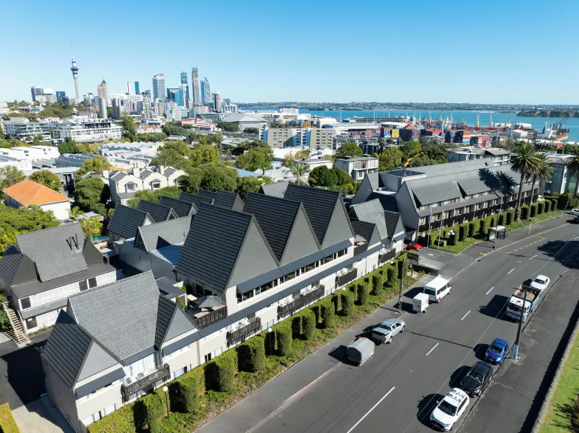 Auckland Rose Park Hotel - Image 1