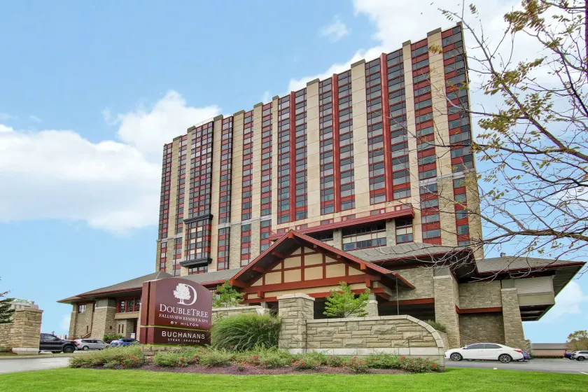 DoubleTree Fallsview Resort & Spa by Hilton Niagara Falls - Image 1