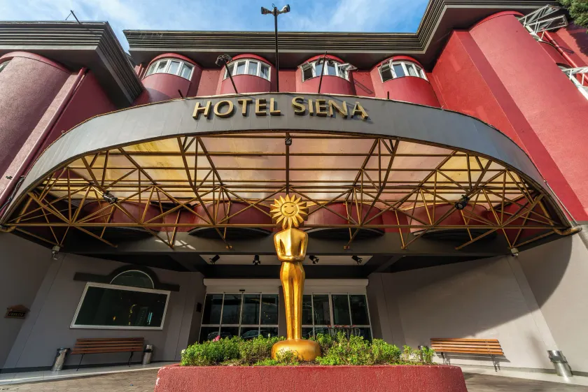 Hotel Laghetto Siena Gramado - Image 1
