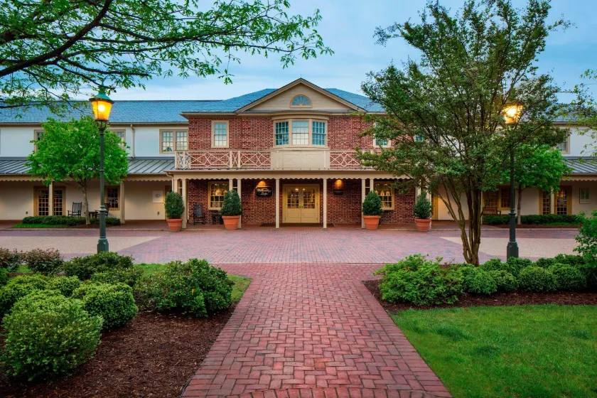 Williamsburg Lodge, Autograph Collection - Image 1