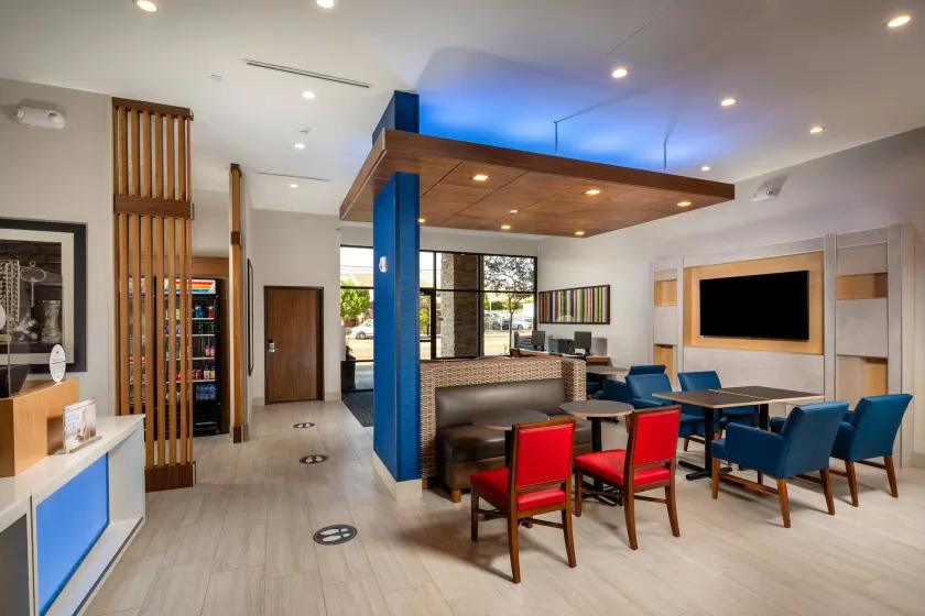 Holiday Inn Express & Suites Chatsworth by IHG - Image 1