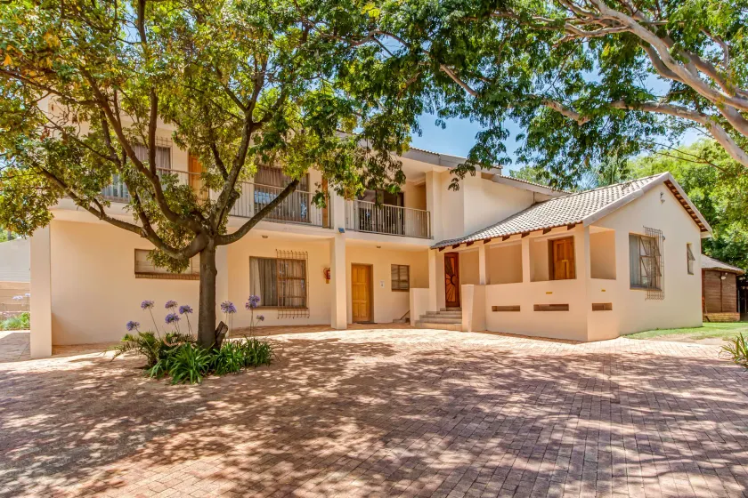 Dalberry Guest House - Image 1