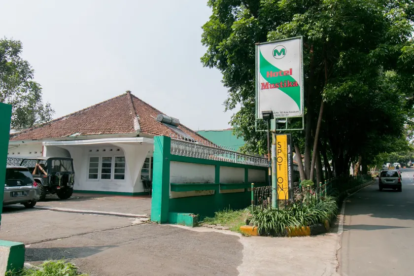 OYO 1707 Hotel Mustika Widyasari - Image 1
