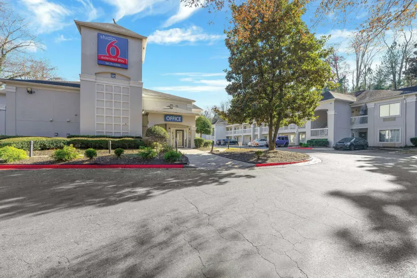 Studio 6 Extended Stay - Tucker, GA - Atlanta Northlake - Image 1