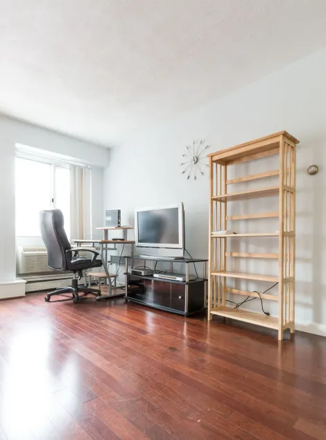 Harvard Square Home in Heart of Cambridge - Image 1