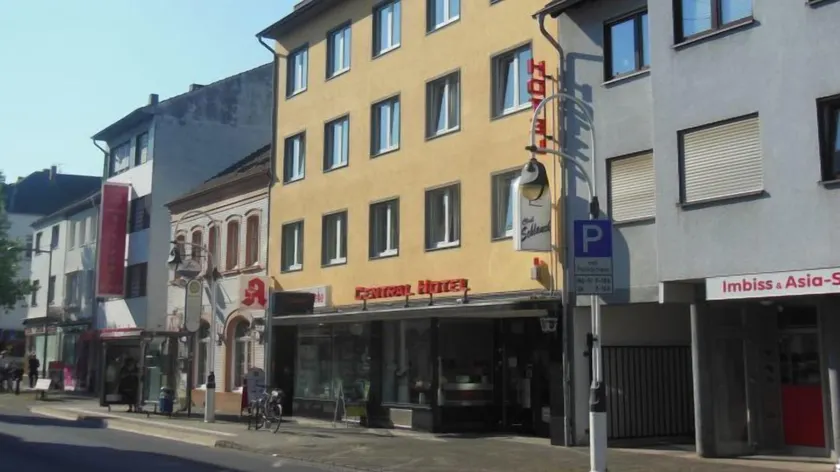 Central Hotel Troisdorf - Image 1