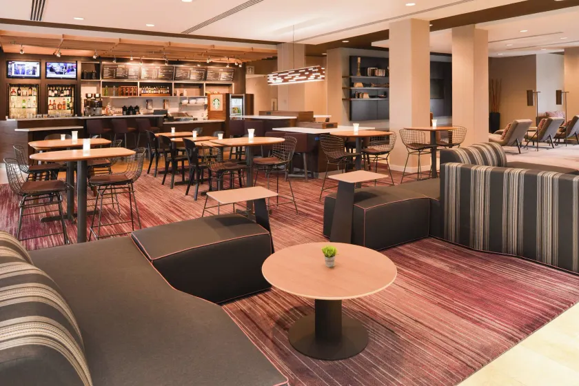Courtyard by Marriott Toledo North - Image 1