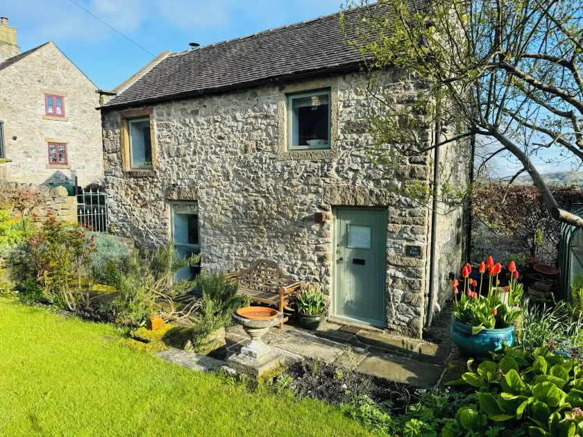 Tor Barn - Image 1