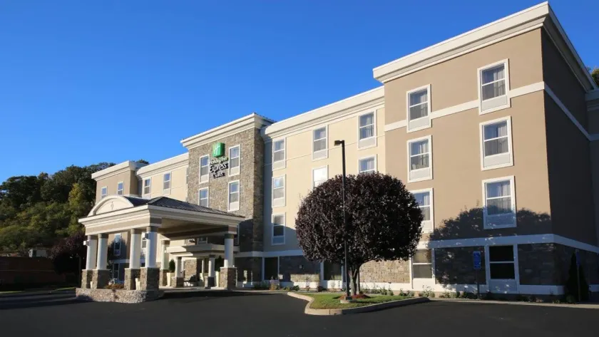 Holiday Inn Express Hotel & Suites Danbury - I-84 by IHG - Image 1