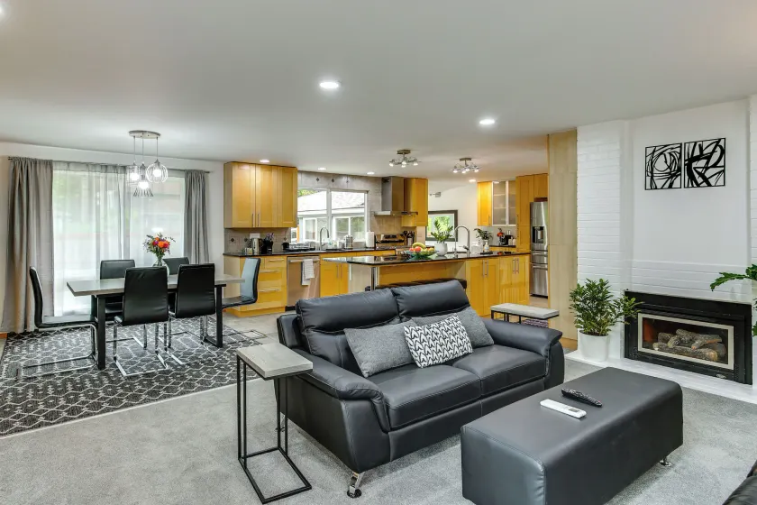 Redmond Retreat w/ Fenced Yard & EV Charger - Image 1