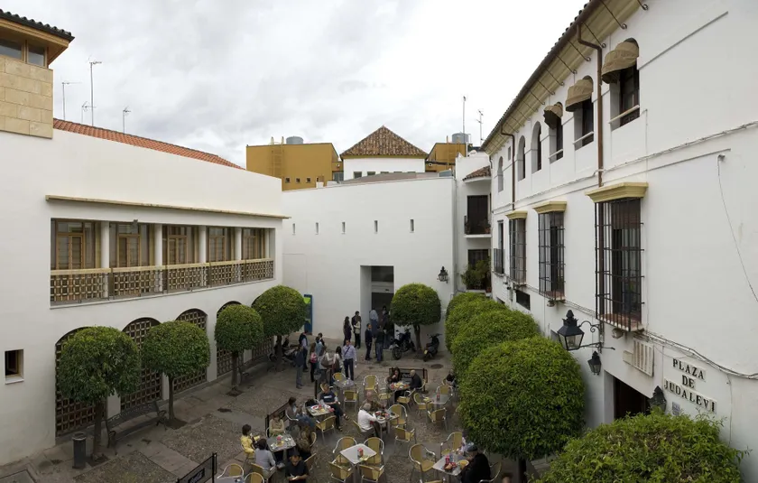 Albergue Inturjoven Córdoba - Image 1
