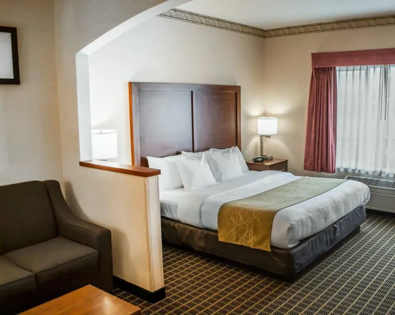 Sylvania Inn & Suites Tigard Portland I-5 - Image 1