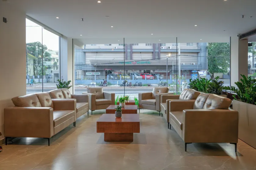Alora Grand Hotel - Lobby