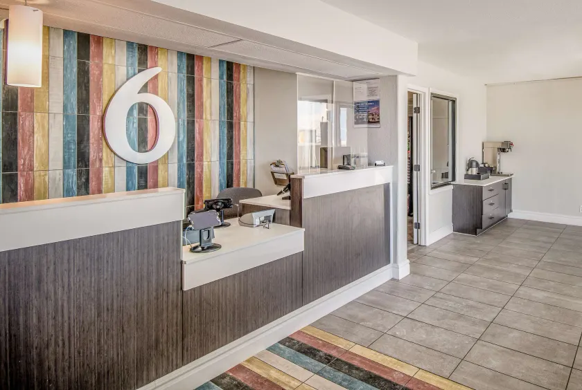 Motel 6-Elko, NV - Hall