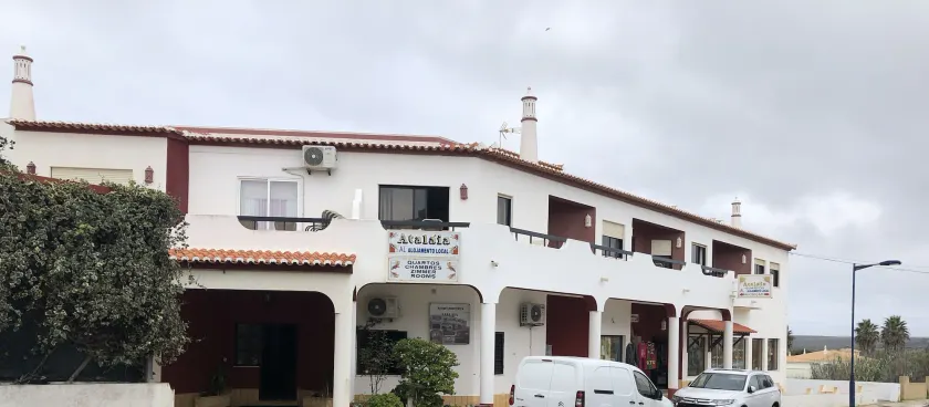 Apartamentos e Quartos Atalaia - Image 1