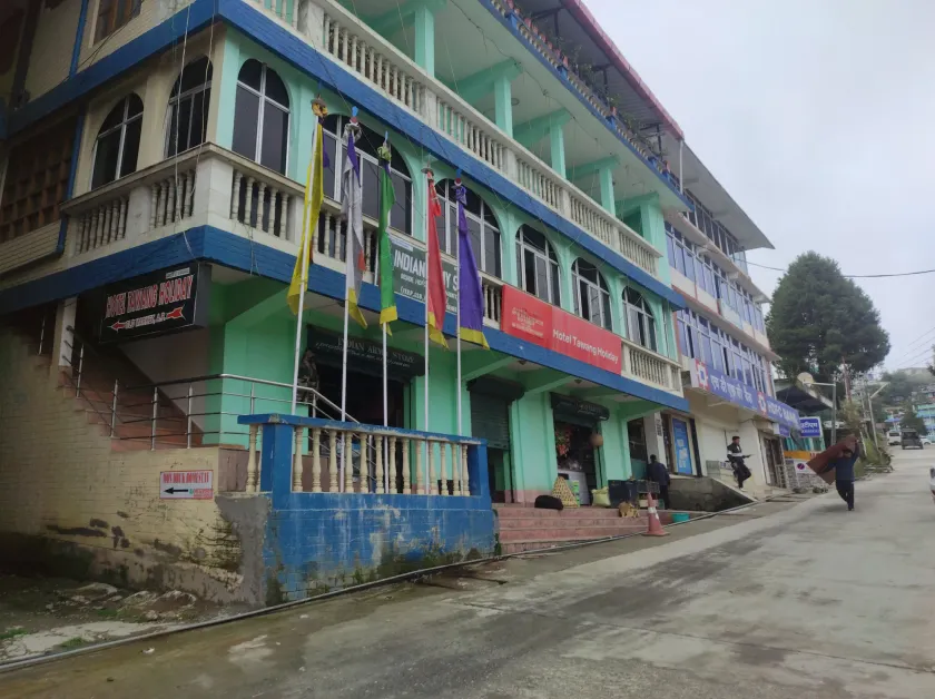 Hotel Tawang Holiday - Image 1