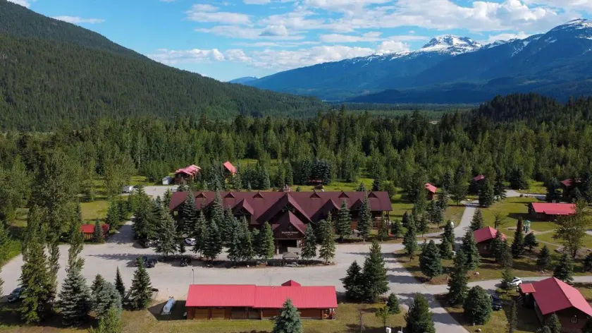 Glacier House Hotel & Resort - Image 1