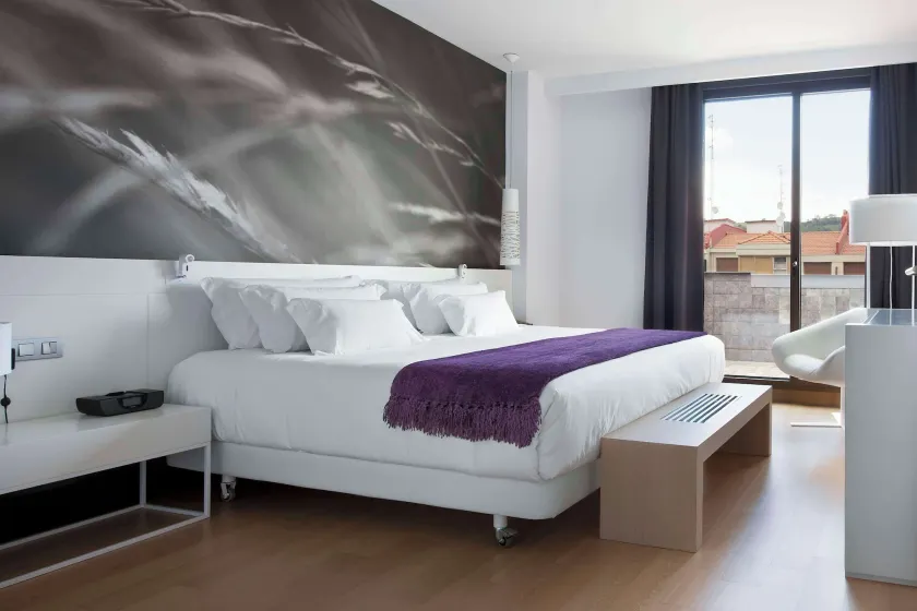 NH Collection Villa de Bilbao - Image 1