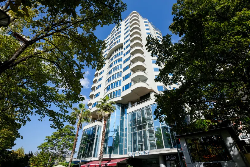Sky Hotel Tirana - Image 1