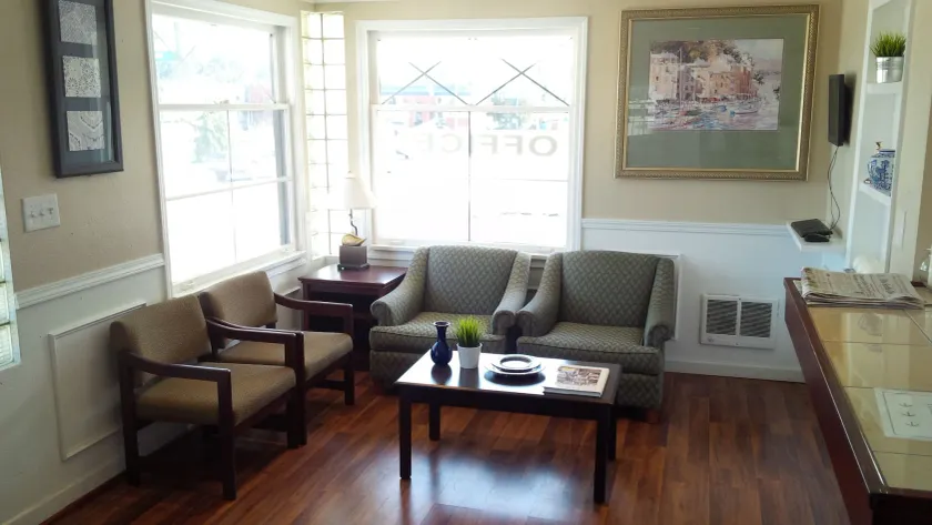 Holiday Lodge - Image 1