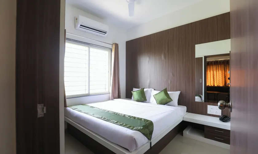 Treebo Sapphire Studio - Image 1