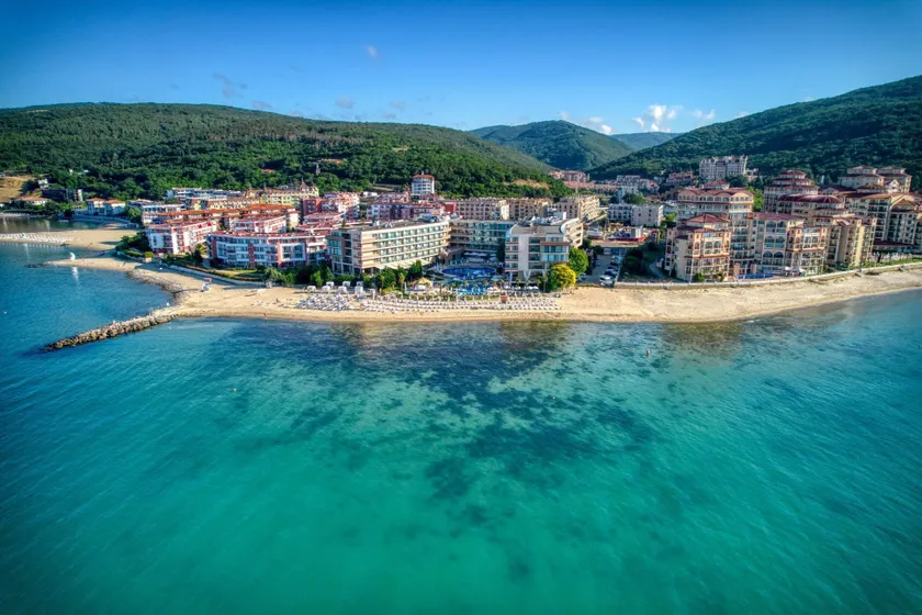 Sandy bay hotel - Image 1