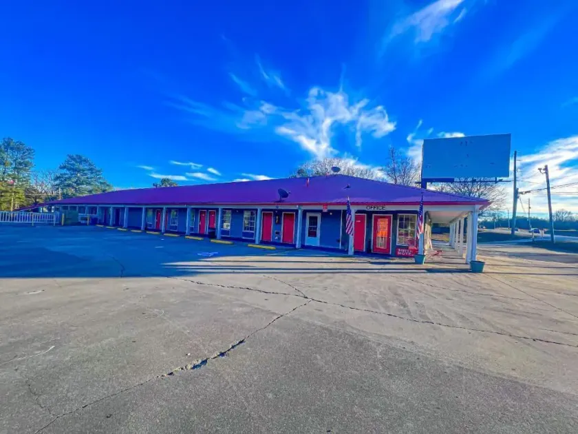 Smith Motel - Image 1