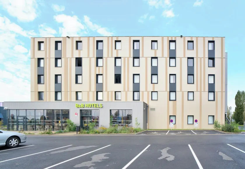 B&B HOTEL Dreux Nord - Image 1