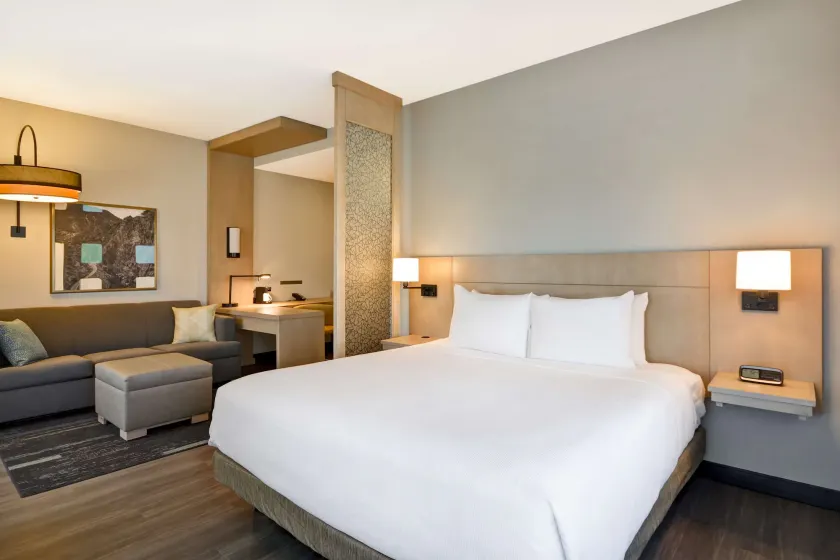 Hyatt Place Fresno - Image 1