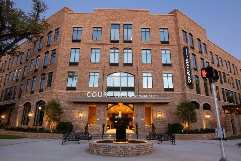 Courtyard by Marriott Thomasville Downtown - Image 1