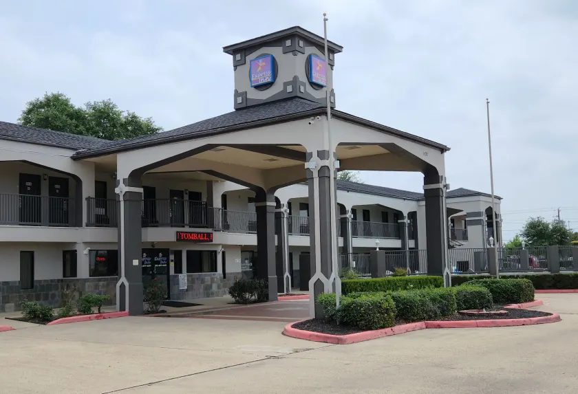 Express Inn Tomball - Image 1