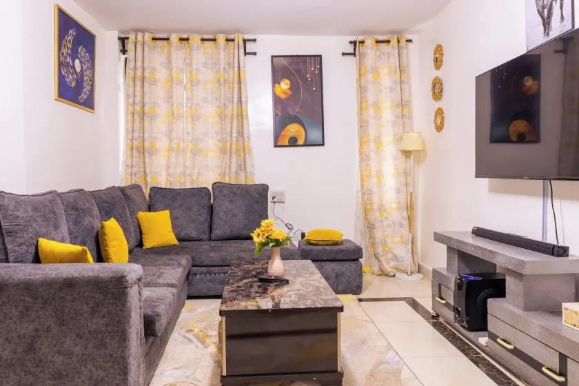 Triad Apartment - Image 1