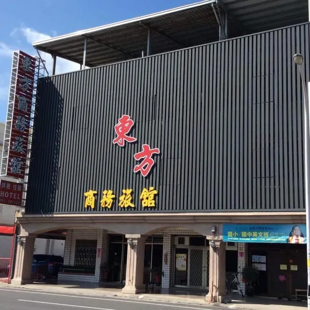 Oriental Hotel - Image 1