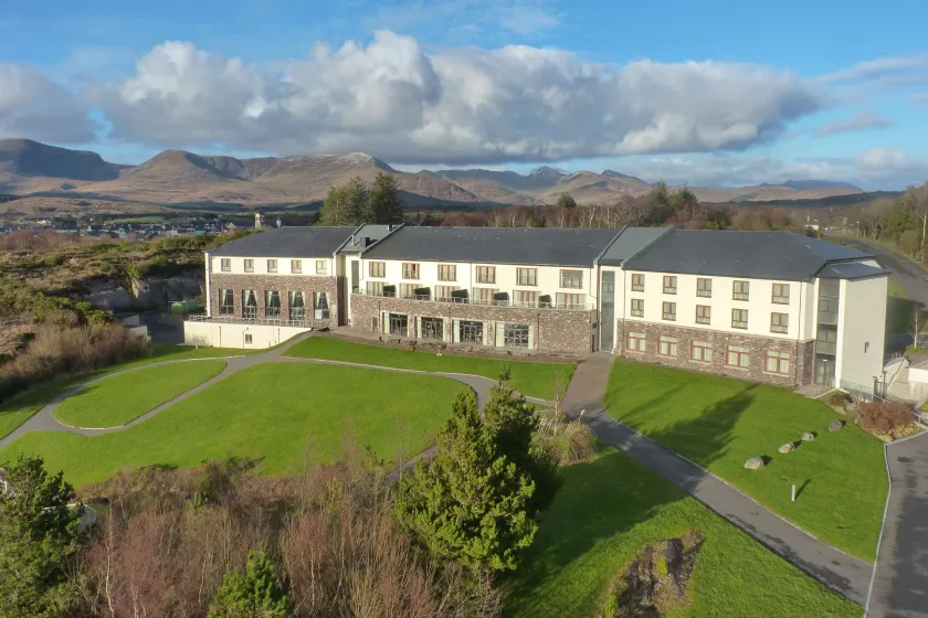 Sneem Hotel - Image 1