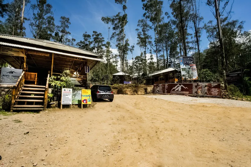 Cigadog Residence Mitra Reddoorz - Image 1