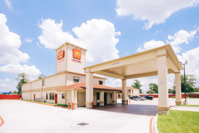 Palace Inn Crosby - Image 1