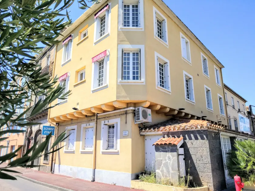 Hôtel Araur - Image 1