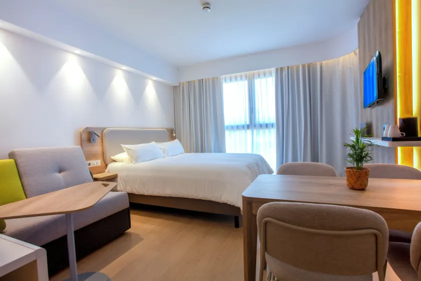 Holiday Inn Express & Suites Barcelona - Sabadell by IHG - Rum