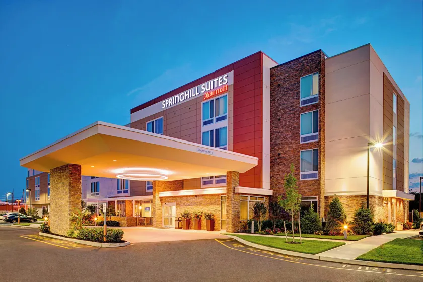 SpringHill Suites by Marriott Carle Place Garden City - Image 1