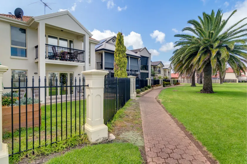 Port Adelaide Harbourside Home - Image 1