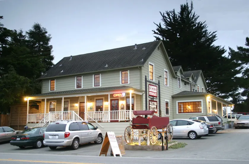 Valley Ford Hotel - Image 1