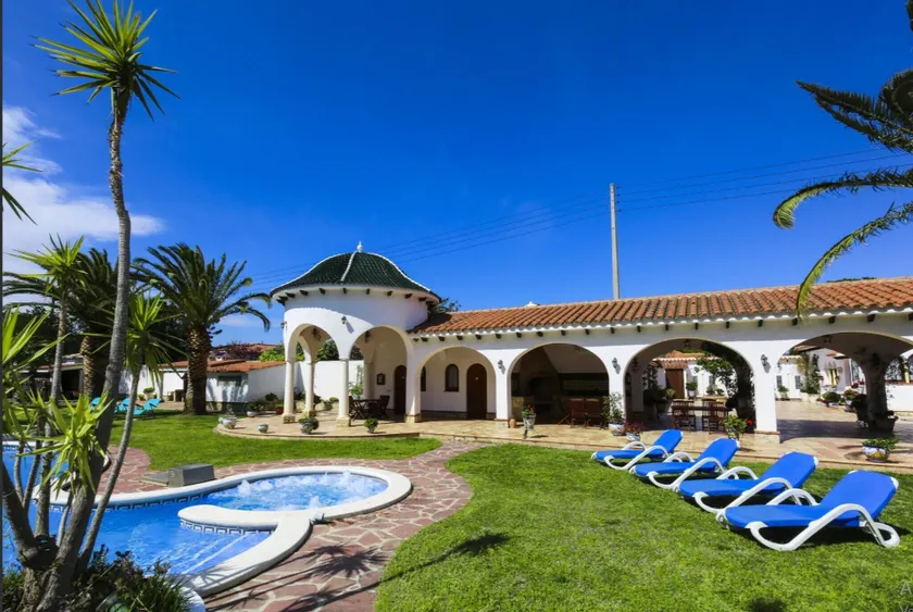 Familienorientierte charmante Villa mit Terrasse, Grill und Whirlpool | Naturblick | Ideal für Homeoffice | Haustiere erlaubt - Image 1
