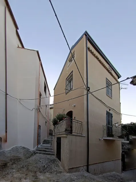B & B Domus San PietRo - Image 1