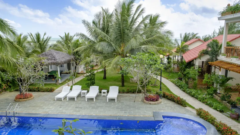 Naomi Resort - Image 1