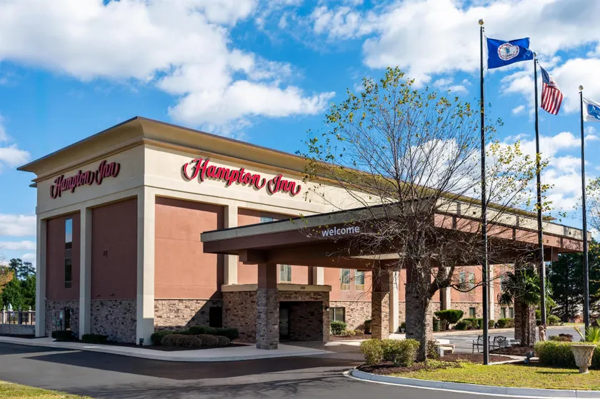 Hampton Inn South Hill - Image 1