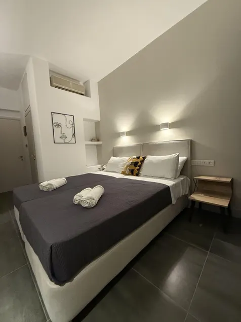 Dilion Hotel - Image 1