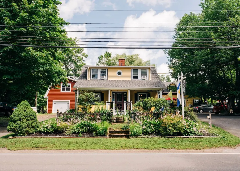 Farmhouse Inn B&B - Image 1