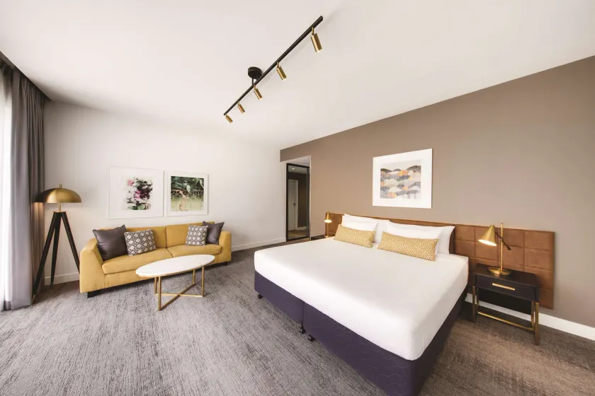 Vibe Hotel Sydney - Image 1