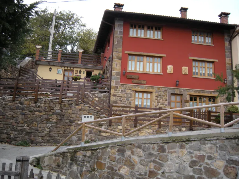 Apartamentos Rurales La Portiella - Image 1
