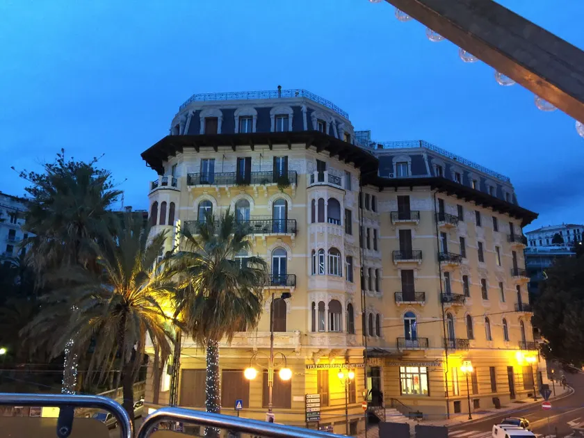 Lolli Palace Hotel - Image 1